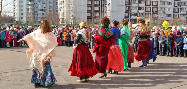 Maslenitsa, a traditional spring holiday in Russia. — Stock Photo, Image