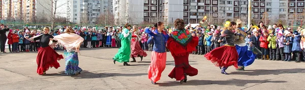 Maslenitsa, Rusya'nın geleneksel bahar tatil.