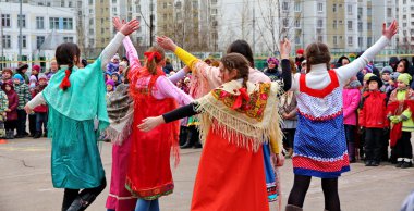 Maslenitsa, Rusya'nın geleneksel bahar tatil.