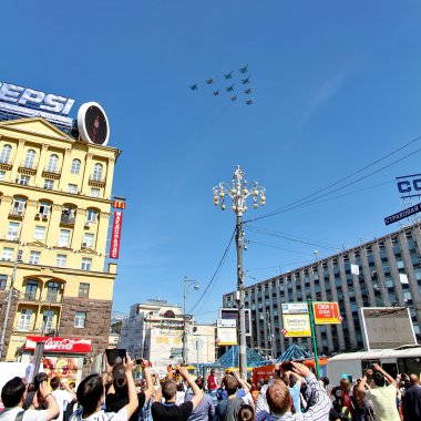 Zafer geçidi Almanya Sovyet zaferi adanmış