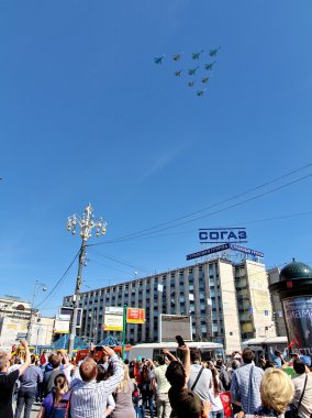 Zafer geçidi Almanya Sovyet zaferi adanmış