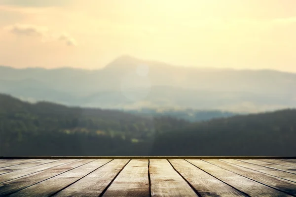 Bergen landschap met zonlicht. — Stockfoto