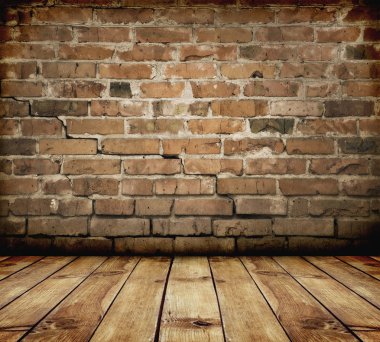 tuğla duvar ve ahşap zemin