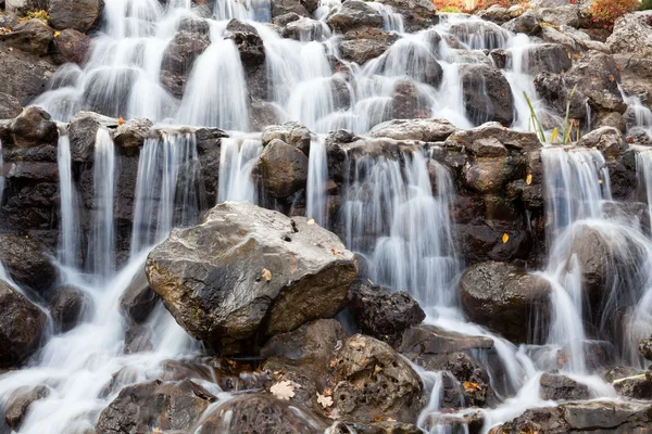 Schöner Wasserfall — Stockfoto