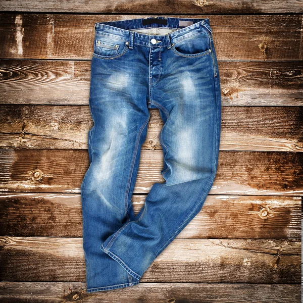 Брюки в синих джинсах — стоковое фото