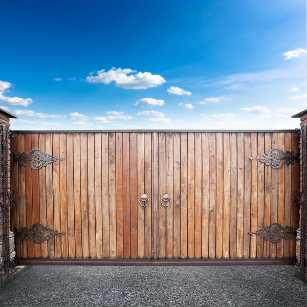 木製の門を閉じ — ストック写真