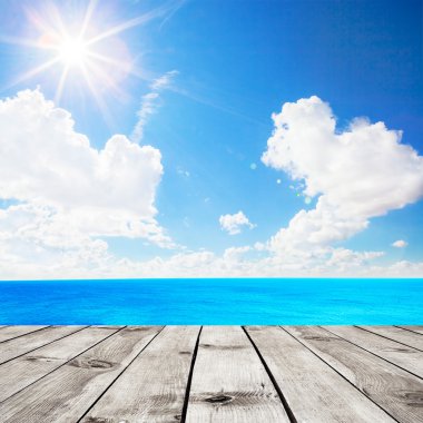 Ahşap iskele üzerinden güzellik deniz manzarası