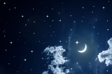 Yıldızlı ve aylı gece gökyüzü