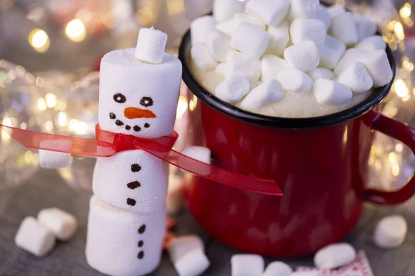 Boneco Neve Marshmallow Com Uma Xícara Café Vermelho Decoração Natal — Fotografia de Stock