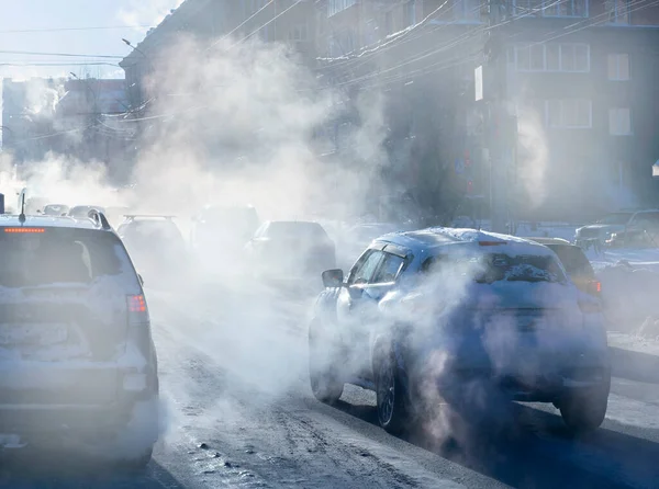 Contaminación Atmosférica Por Los Gases Escape Los Automóviles Ciudad Durante Fotos De Stock Sin Royalties Gratis