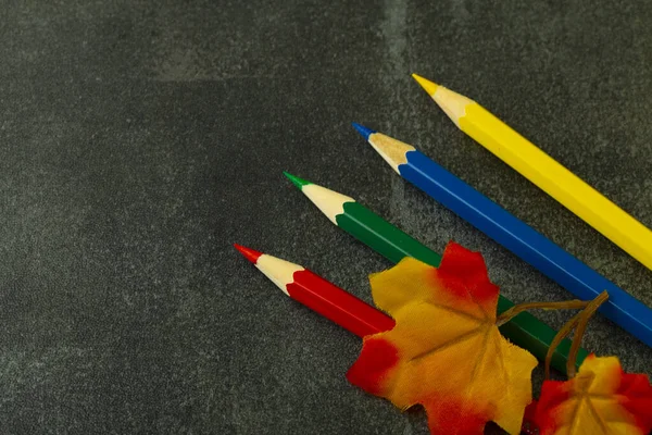 Materiale Scolastico Studiare Sfondo Scuro Primo Piano — Foto Stock