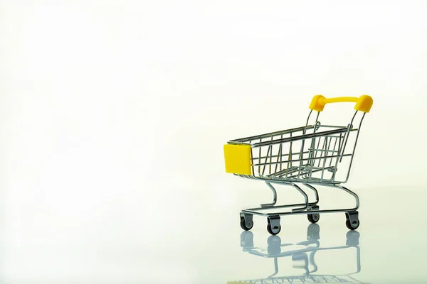 Empty Grocery Cart Light Background Reflection Close — 스톡 사진