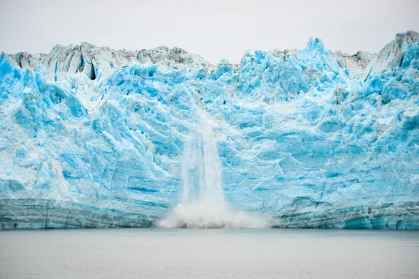 Telení ledovce - přírodní jev — Stock fotografie