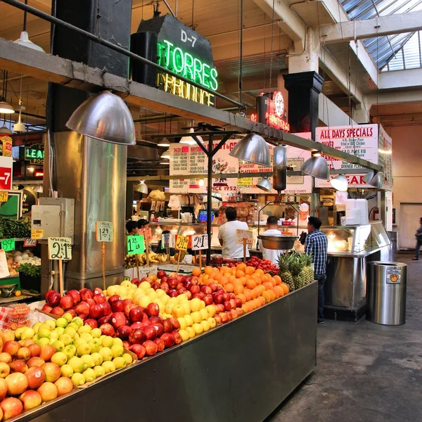 Grande mercado central — Fotografia de Stock