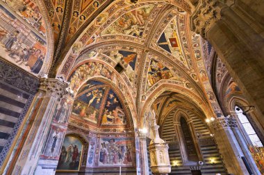 Siena vaftizhane iç