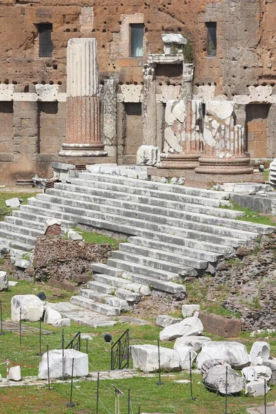 Ancient architecture in Rome — Stock Photo, Image