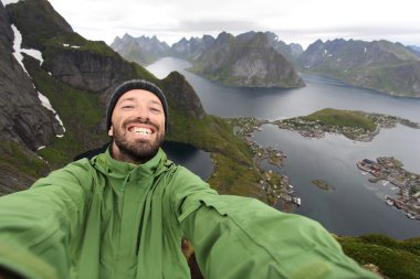 Turist selfie Norveç'te