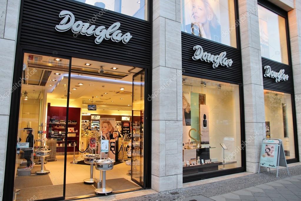 Douglas cosmetics store – Stock Editorial Photo © tupungato #108039500