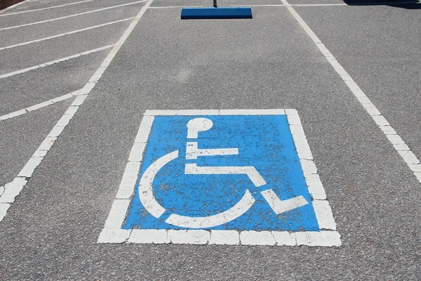 Behindertenparkschild — Stockfoto