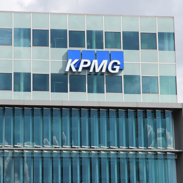 Stevige Kpmg audit — Stockfoto