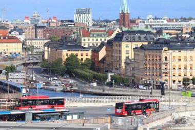 STOCKHOLM, SWEDEN - 23 Ağustos 2018: Stockholm, İsveç 'te belediye otobüsleri. Otobüsler SL, Storstockholms Lokaltrafik (Büyük Stockholm Yerel Taşımacılık Şirketi) tarafından işletilmektedir.).