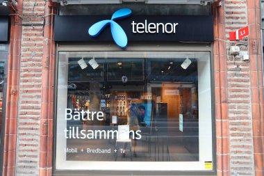 STOCKHOLM, SWEDEN - 23 Ağustos 2018: Stockholm, İsveç 'teki Telenor telekomünikasyon operatörü. İsveç 'te 14 milyondan fazla aktif cep telefonu aboneliği bulunmaktadır (2017).