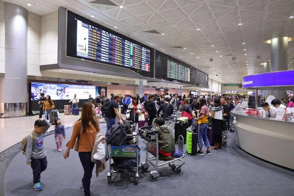 Taipei Taiwan Dicembre 2018 Gente Aspetta All Aeroporto Internazionale Taoyuan — Foto Stock