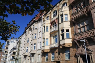 Düsseldorf, Almanya. Mannesmannufer Caddesi Mimarisi.