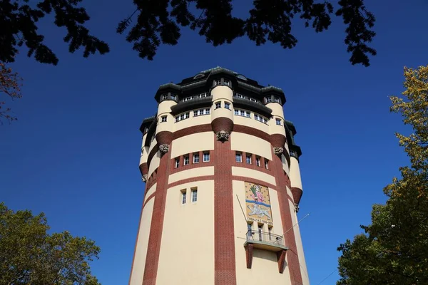 Miasto Moenchengladbach Niemczech Historyczny Styl Secesyjny Monumentalna Wieża Ciśnień Wasserturm — Zdjęcie stockowe