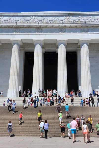 Washington Usa June 2013 People Visit Abraham Lincoln Memorial Washington — Stock Photo, Image