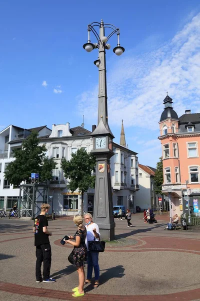 Dortmund September 2020 Menschen Treffen Sich Unter Der Schlanke Mathilde — Stockfoto