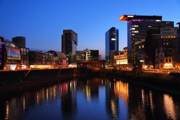 Dusseldorf City Skyline Alemanha Vista Distrito Hafen Antigo Porto — Fotografia de Stock