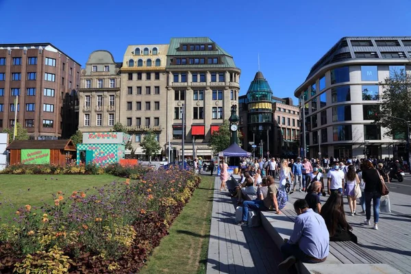 Dusseldorf Alemania Septiembre 2020 Gente Visita Cornelius Square Centro Düsseldorf — Foto de Stock