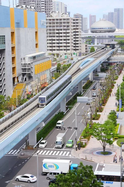 Tokyo Japão Maio 2012 Trem Monotrilho Automatizado Elevado Conhecido Como — Fotografia de Stock