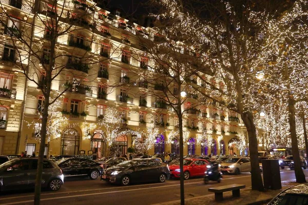 Paris França Dezembro 2019 Decorações Natal Avenida Montaigne Paris França — Fotografia de Stock