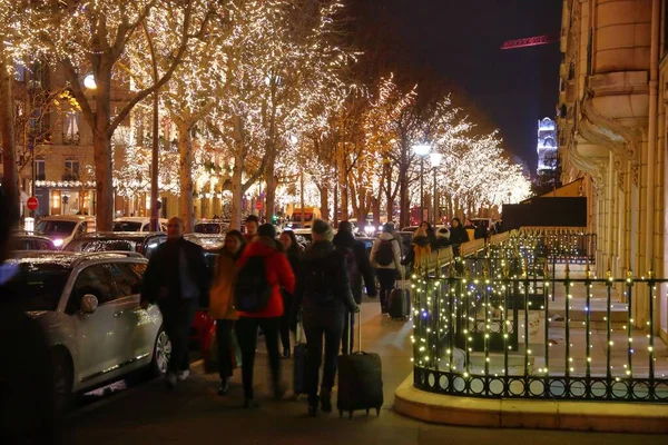 Paříž Francie Prosince 2019 Vánoční Ozdoby Pařížské Avenue Montaigne Paříž — Stock fotografie