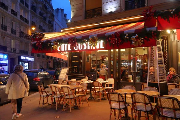 Parigi Francia Dicembre 2019 Gente Visita Bistrot Locale Nel Settimo — Foto Stock