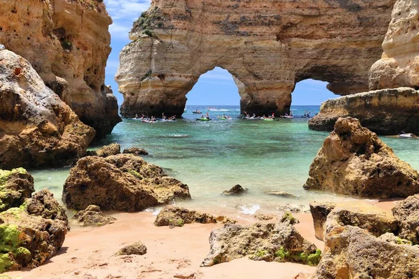 Marinha海滩自然拱门 Praia Marinha 葡萄牙阿尔加维地区的大西洋海岸景观 — 图库照片