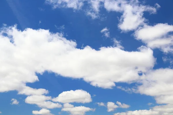 Vita Moln Blå Himmel Bakgrund Vita Fluffiga Moln Konsistens — Stockfoto