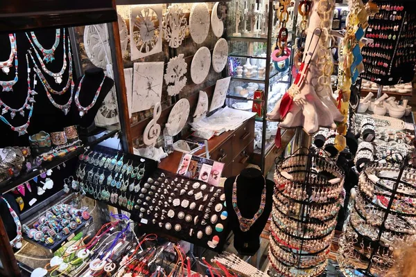 Split Croacia Julio 2019 Mercado Subterráneo Souvenirs Bajo Palacio Diocleciano —  Fotos de Stock