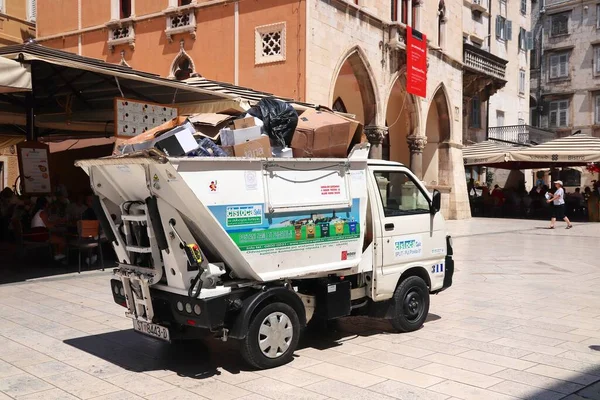 Split Croatia July 2019 Small Garbage Management Truck Operating Split — 图库照片