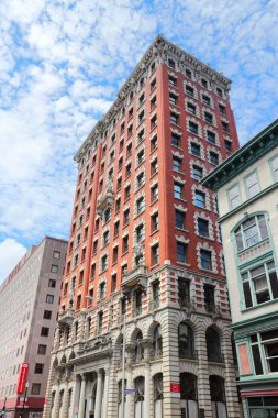 PROVIDENCE, ABD - 8 Haziran 2013: Providence, Rhode Island 'daki Dorrance Street binası. Güzel Sanatlar mimarisinin en iyi örneği 1901 yılına dayanıyor..
