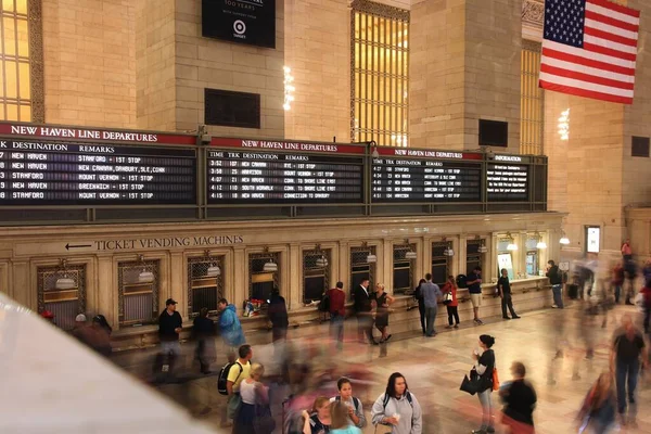 New York Usa Czerwca 2013 Ludzie Śpieszą Się Grand Central — Zdjęcie stockowe