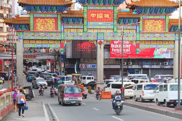 Manila Philippines November 2017 People Visit Chinatown Manila Philippines Metro — Stock Photo, Image