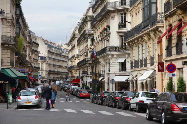 Paris France July 2011 People Visit Rue Marbeuf Fashion Street — Stock Photo, Image