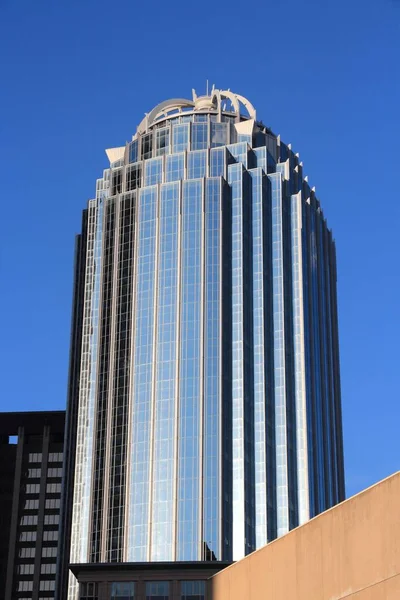 Boston, Abd - 9 Haziran 2013: Boston'daki Prudential Tower binası. 749 ft at Boston'da 2 en yüksek binasıdır. Kiracıları accenture, Ropes & Gray, Calera Capital ve Nstar'dır..