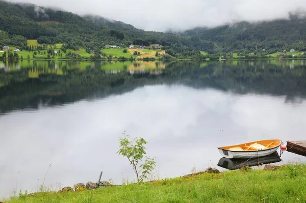 Lake Landscape Oppheim Norway Beautiful Landscape Oppheimsvatnet Vestland County — Stock Photo, Image