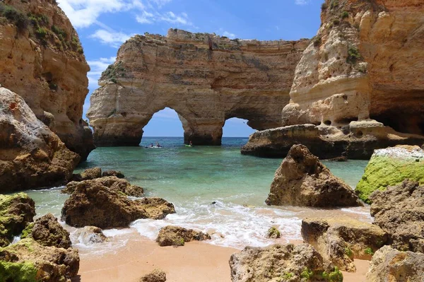 Portekiz Manzarası Algarve Bölgesindeki Marinha Sahili Nin Güzel Kıyı Manzarası — Stok fotoğraf