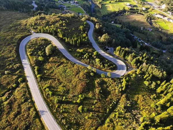 Noruega Vista Del Dron Aheim Sinuosa Carretera Montaña Municipio Vanylven —  Fotos de Stock