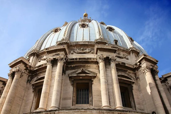 梵蒂冈 意大利 圣彼得大教堂圆顶和圆顶塔 — 图库照片